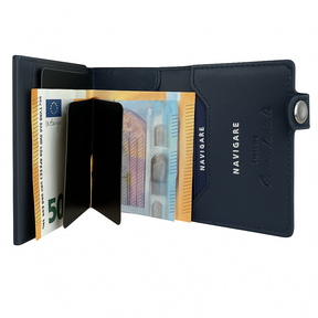 Interno portafoglio NAVIGARE blu con scomparto per banconote e carte, mostra banconote euro inserite.
