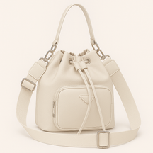 Borsa a secchiello Enrico Coveri beige  con tracolla regolabile e tasca frontale, in tessuto tecnico ed ecopelle, modello 2145 donna.


