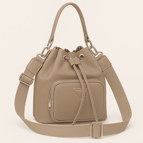 Borsa a secchiello Enrico Coveri beige taupe con tracolla regolabile e khaki frontale, in tessuto tecnico ed ecopelle, modello 2145 donna.

