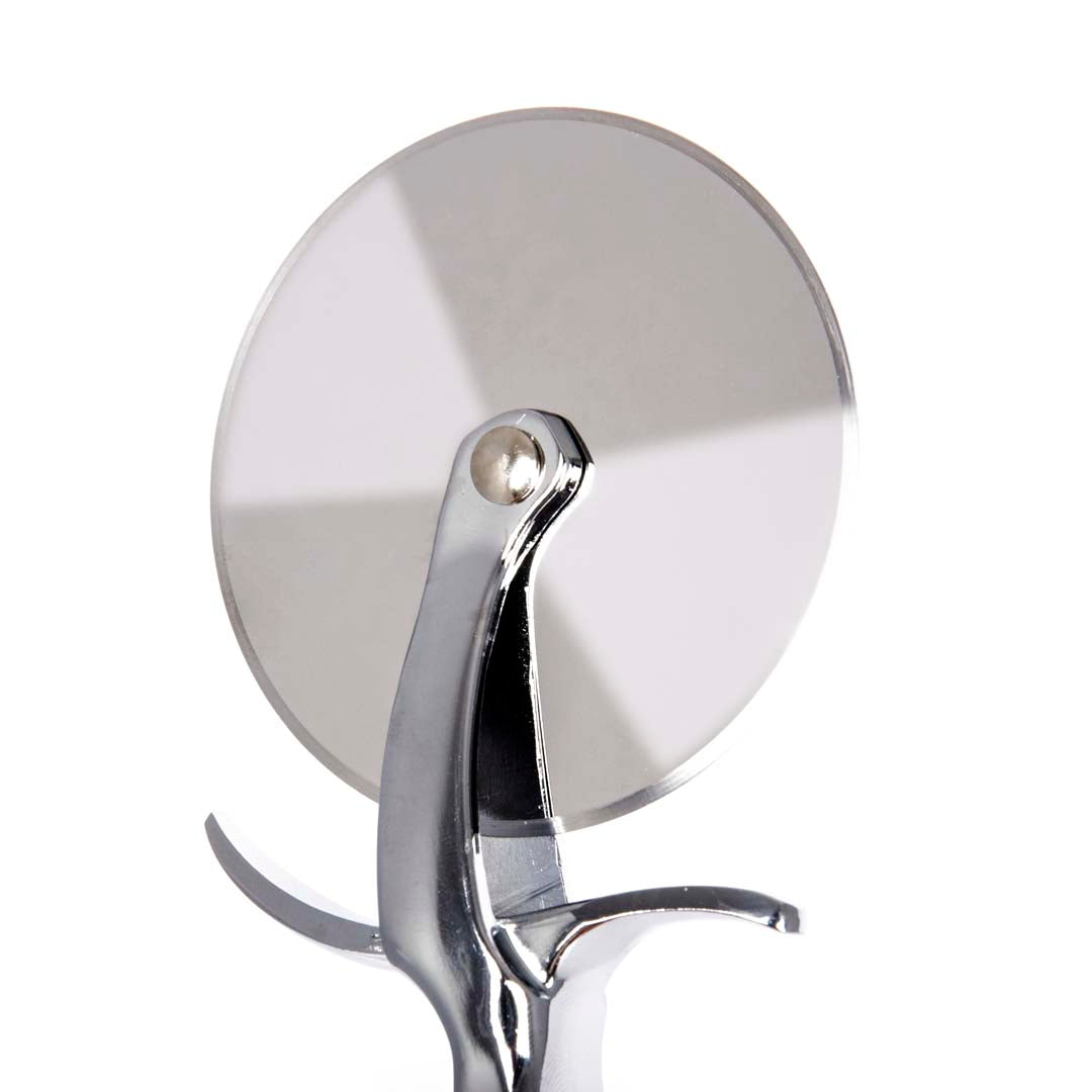 Cut into wheel in satin steel with ergonomic handle- 19.5cm