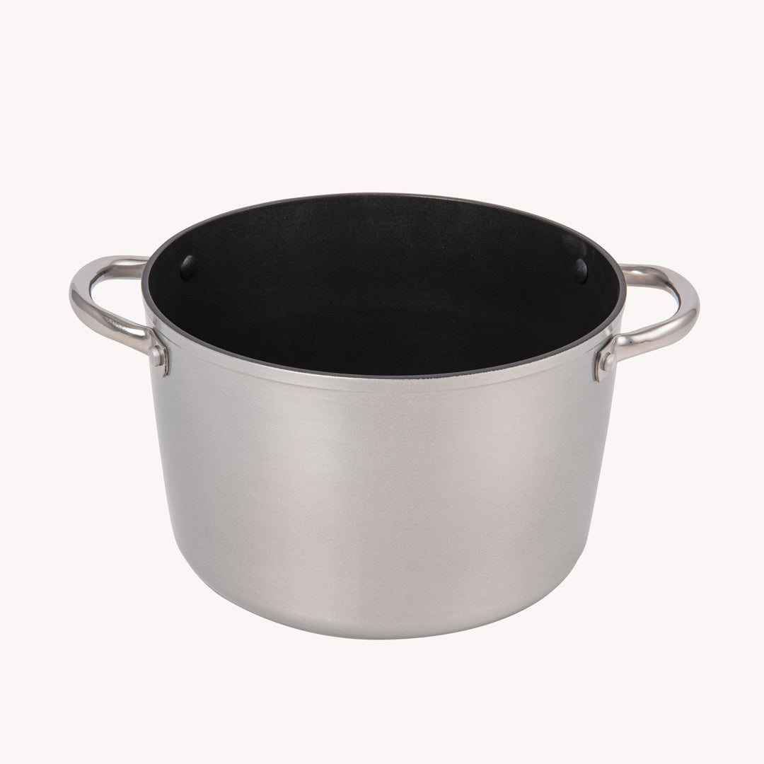 Titanium non -stick pot with induction bottom with lid - diameter 24cm