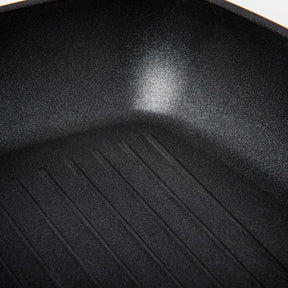 Nonstally titanium tank grill with a grooved bottom suitable for induction floors - 28x28 cm